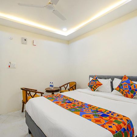 Fabhotel Ssr Ikon Suites - Nr Hyderabad Central University, Kondapur エクステリア 写真