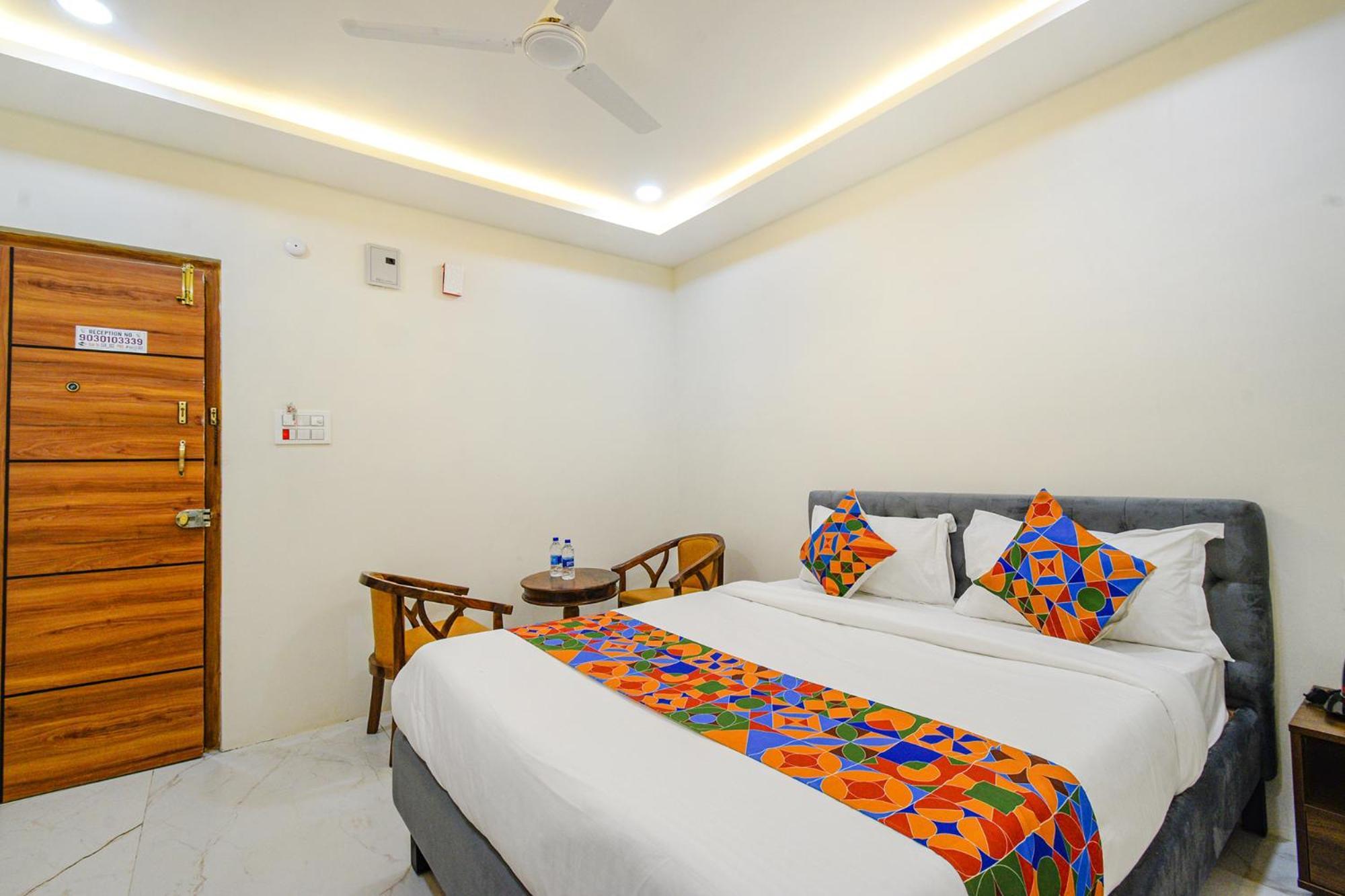 Fabhotel Ssr Ikon Suites - Nr Hyderabad Central University, Kondapur エクステリア 写真