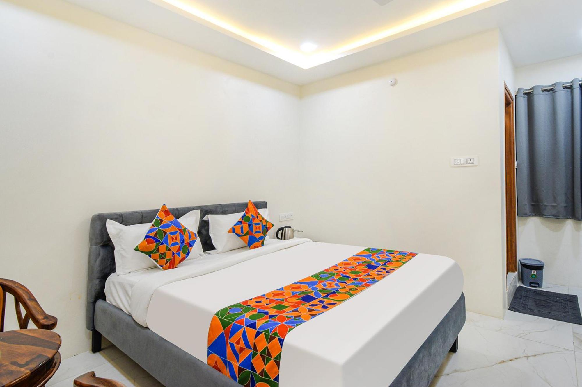 Fabhotel Ssr Ikon Suites - Nr Hyderabad Central University, Kondapur エクステリア 写真
