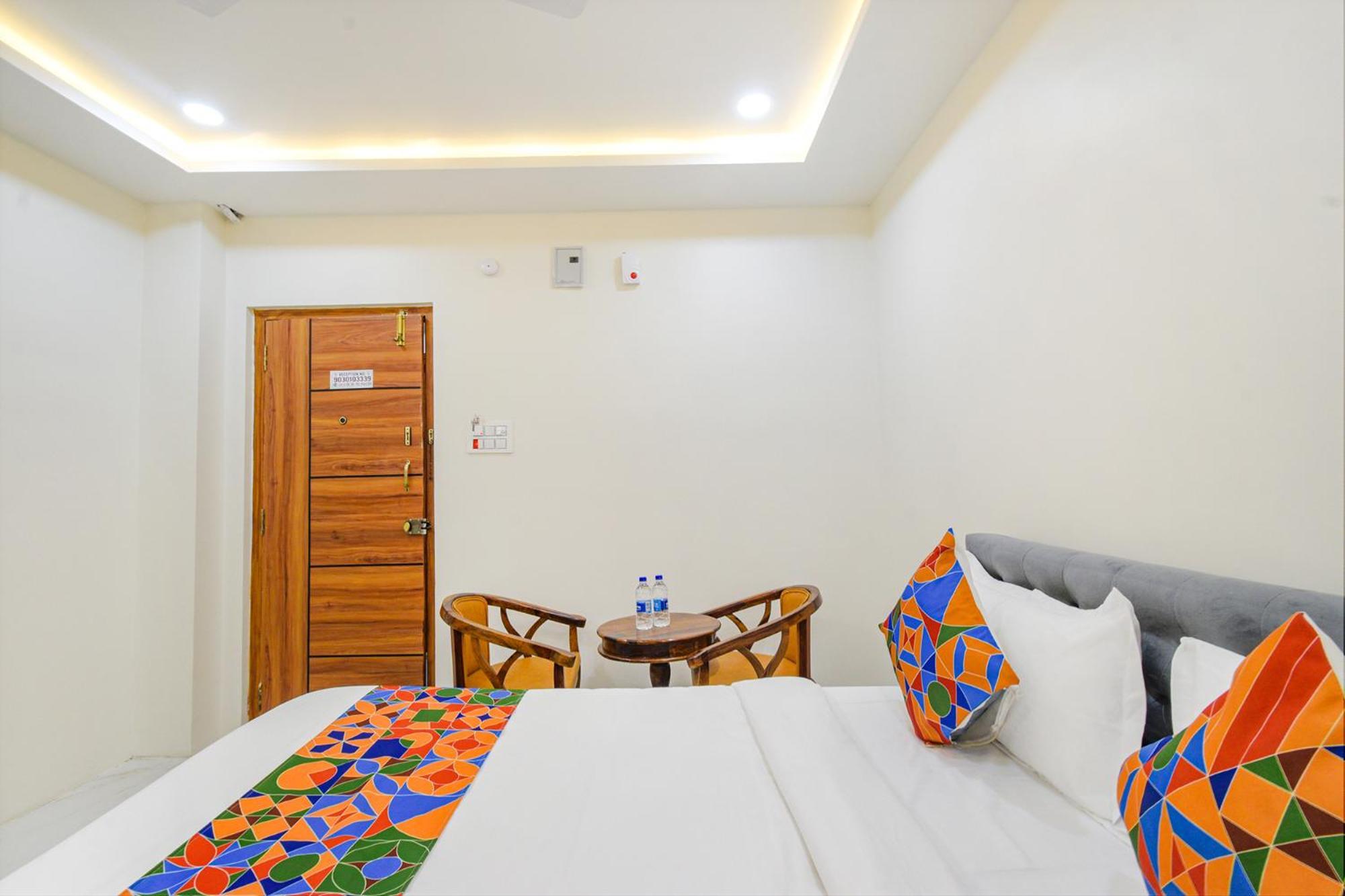 Fabhotel Ssr Ikon Suites - Nr Hyderabad Central University, Kondapur エクステリア 写真