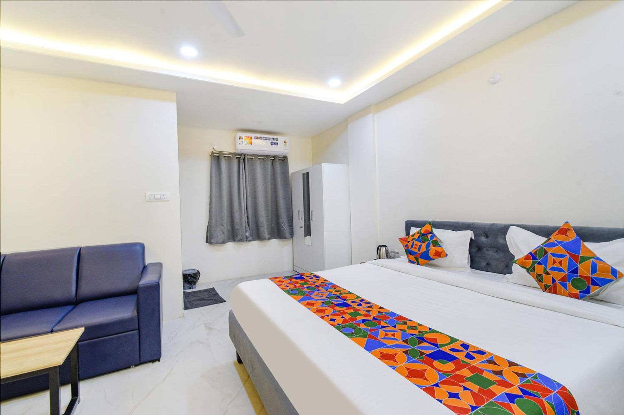 Fabhotel Ssr Ikon Suites - Nr Hyderabad Central University, Kondapur エクステリア 写真