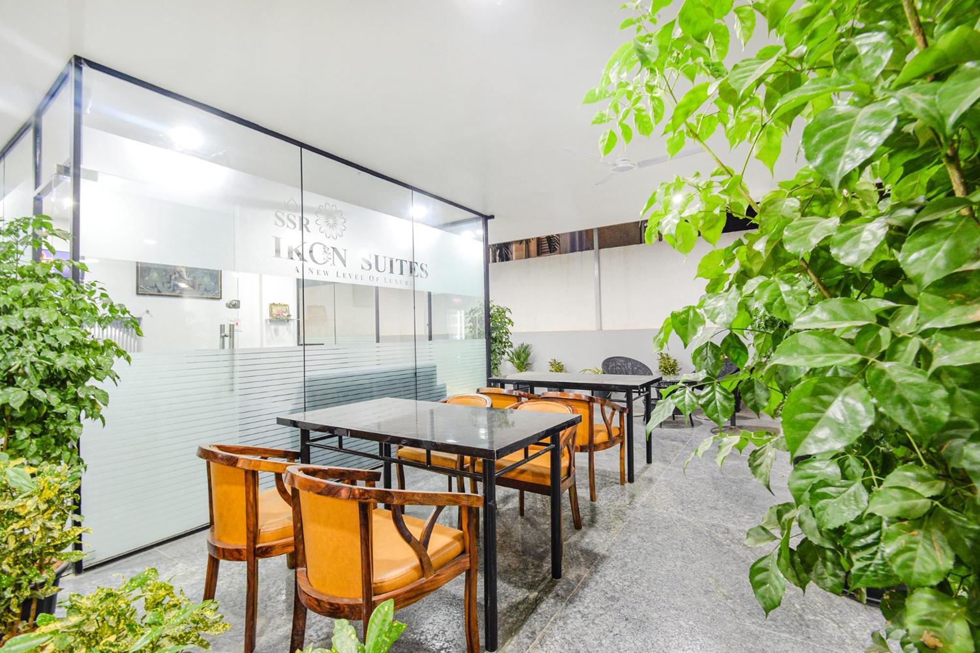 Fabhotel Ssr Ikon Suites - Nr Hyderabad Central University, Kondapur エクステリア 写真