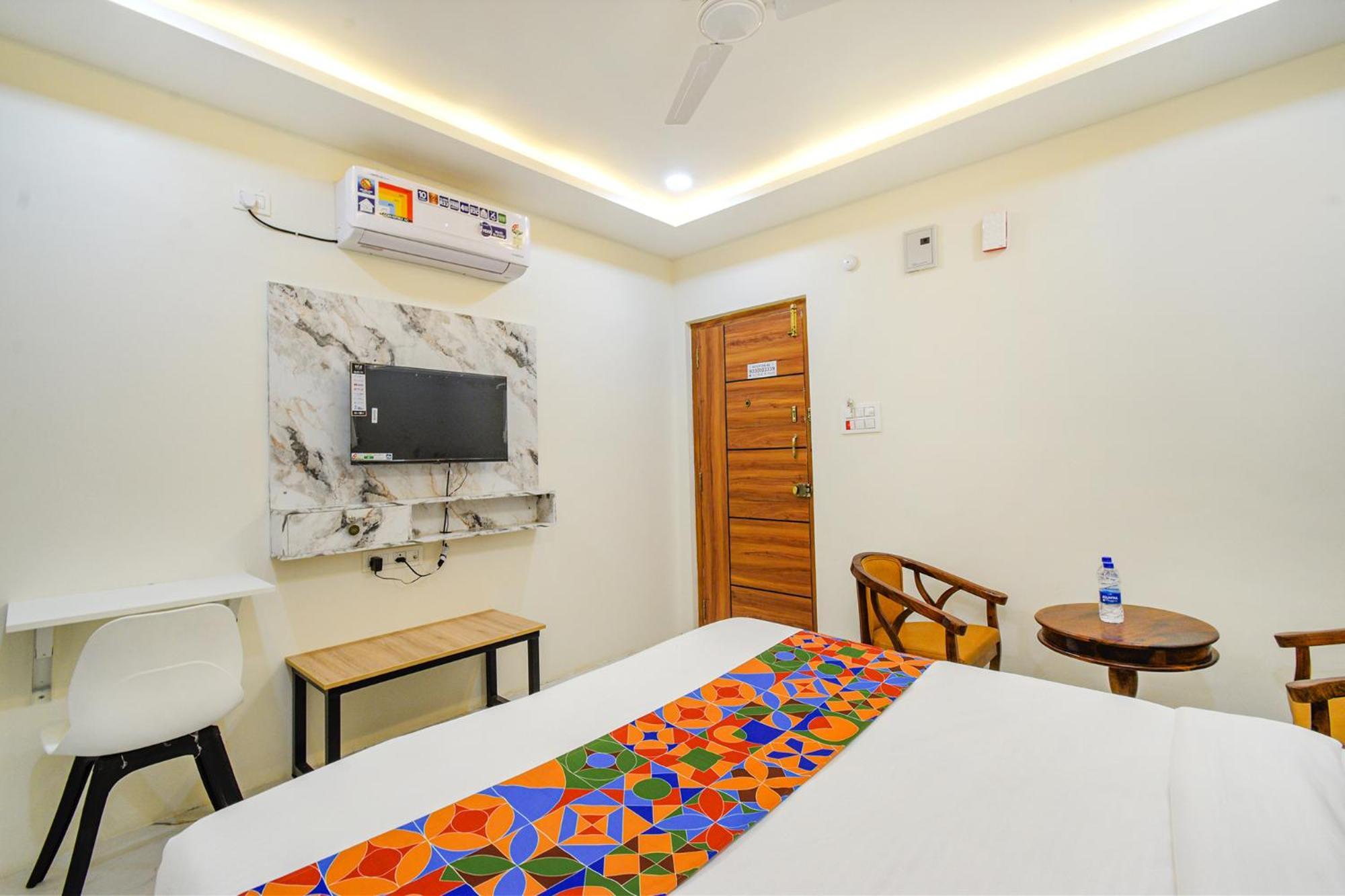 Fabhotel Ssr Ikon Suites - Nr Hyderabad Central University, Kondapur エクステリア 写真