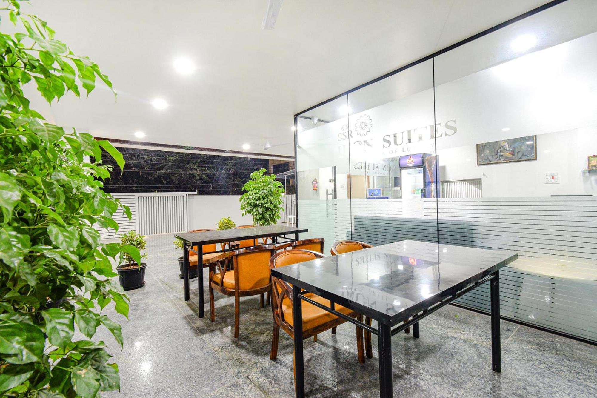 Fabhotel Ssr Ikon Suites - Nr Hyderabad Central University, Kondapur エクステリア 写真