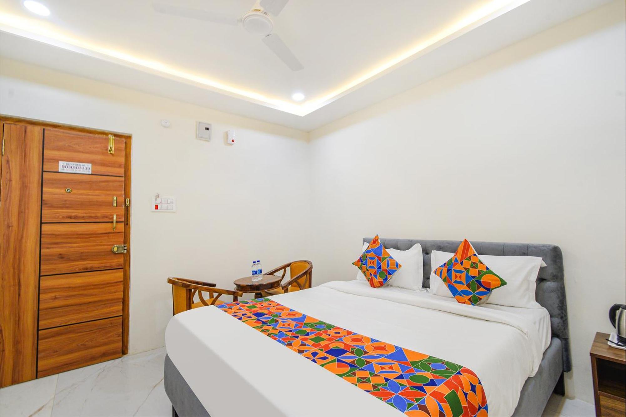 Fabhotel Ssr Ikon Suites - Nr Hyderabad Central University, Kondapur エクステリア 写真