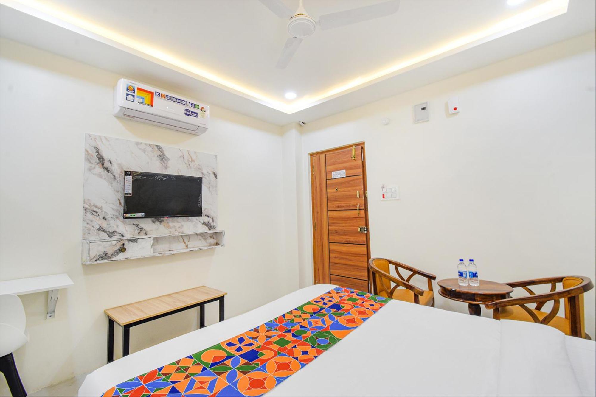 Fabhotel Ssr Ikon Suites - Nr Hyderabad Central University, Kondapur エクステリア 写真
